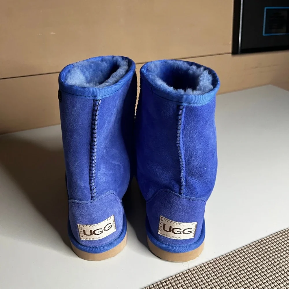 UGG Australian Boots Classic Short Electric Blue Sheepskin Suede Womens 10